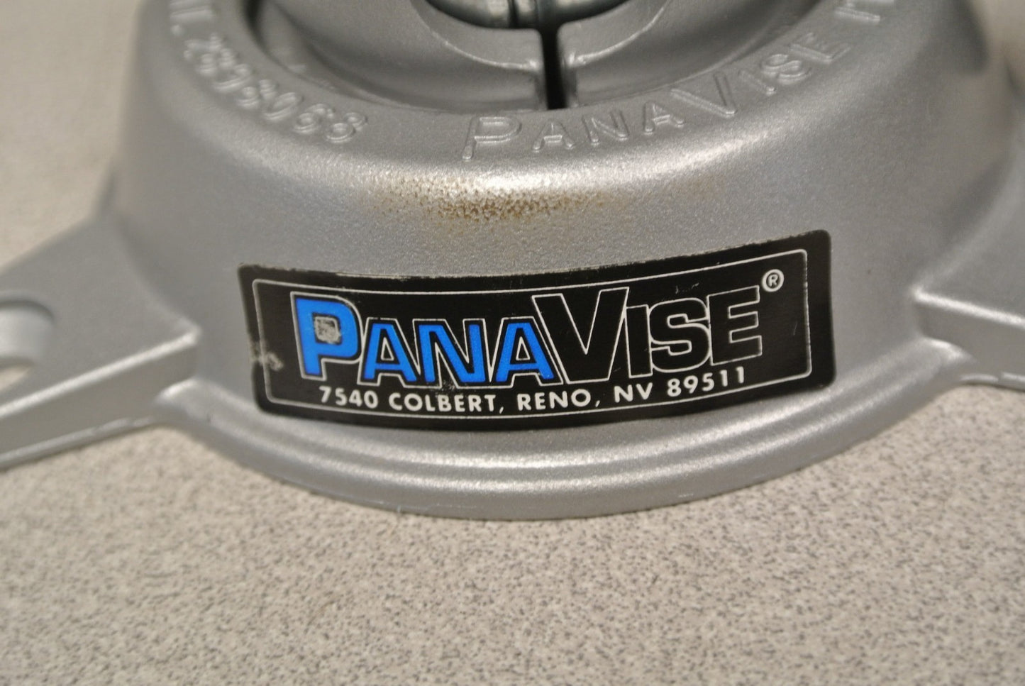 PANAVISE BASE MODEL 305 / LOW-PROFILE BASE / MODEL BUILDING, JEWELRY, HOBBY NEW