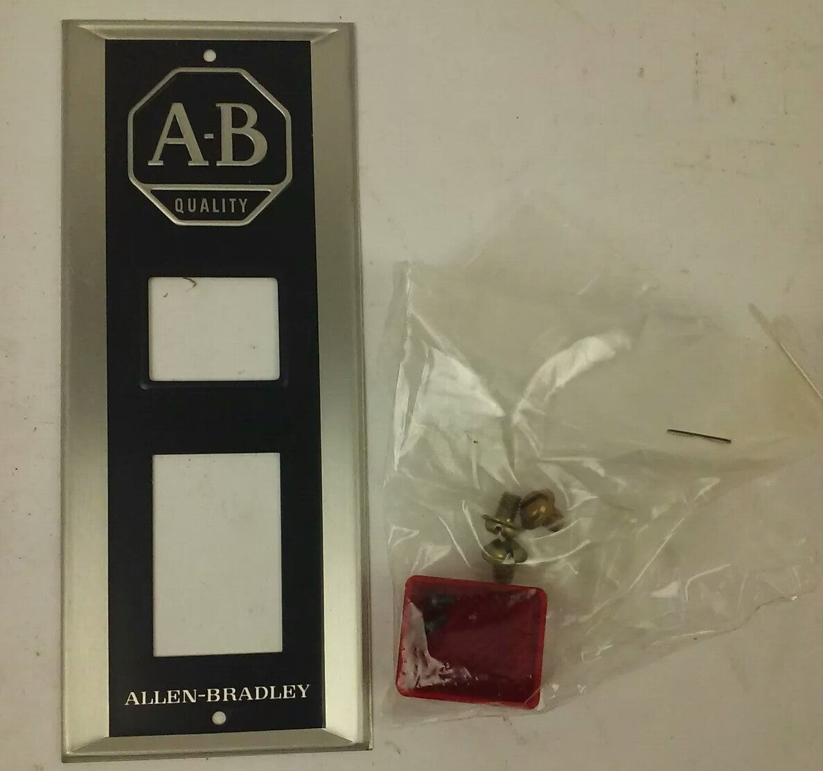 ALLEN BRADLEY 599-PL02D SER. A, PILOT LIGHT W/ RED LENS, SIZES 0-1-2, 120V- 60HZ