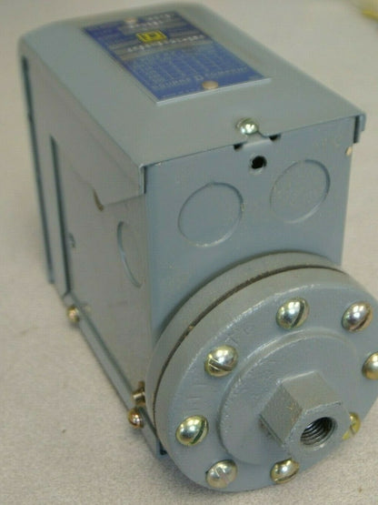 SQUARE D 9013 AHG-3 S4 PRESSURE SWITCH / CLOSE 425 / OPEN 500 / NEW SURPLUS