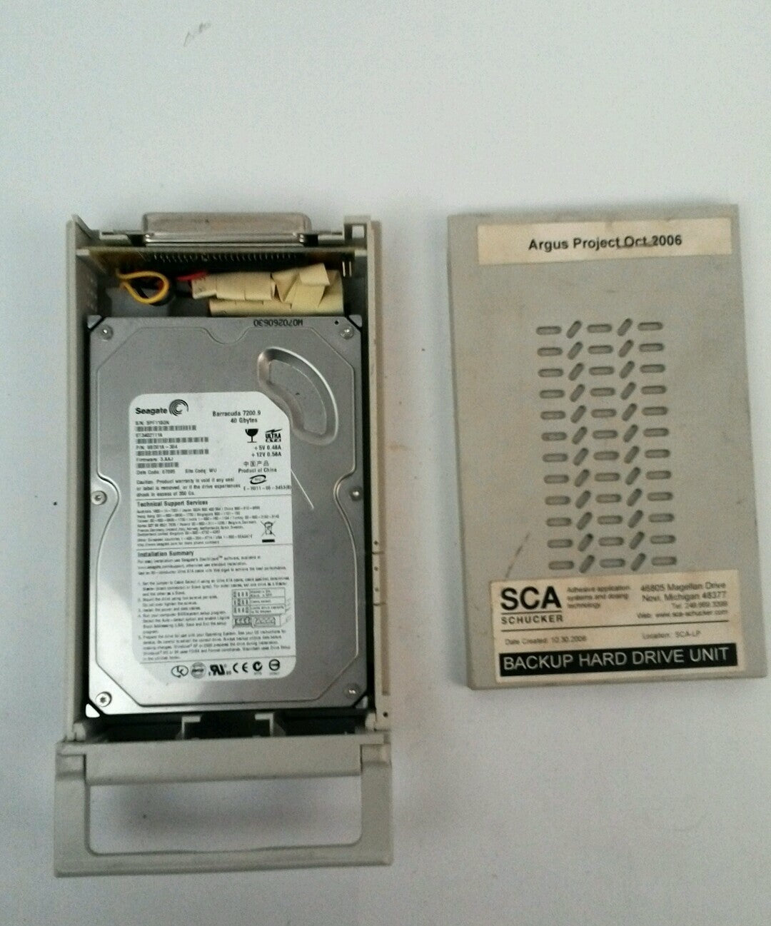 SEAGATE BARRACUDE 7200.9 9BD01A-304 FIRMWARE: 3.AAJ 40 GBYTES HARD PLASTIC CASE.