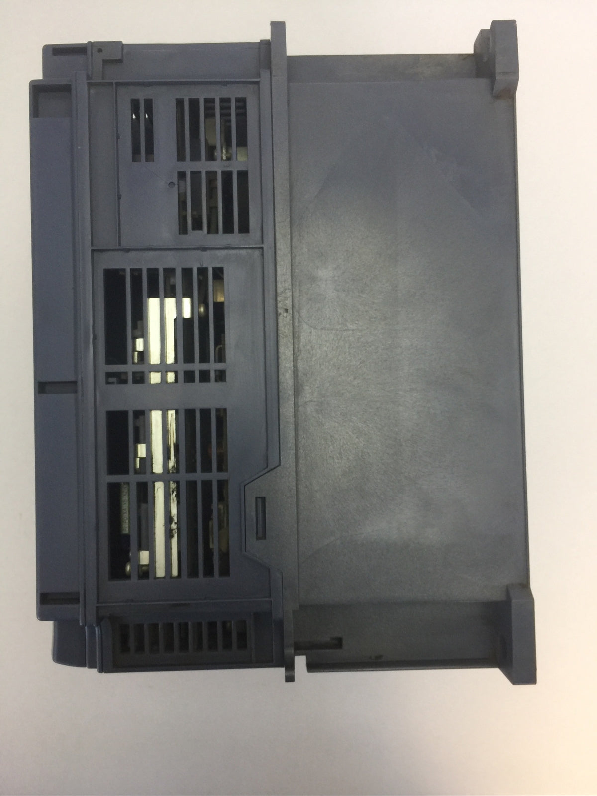 FUJI FRN7.5G1S-2J FRENIC-MEGA DRIVE OUTPUT 3PH 200-240V 0.1-120HZ 16kVA 46.2A