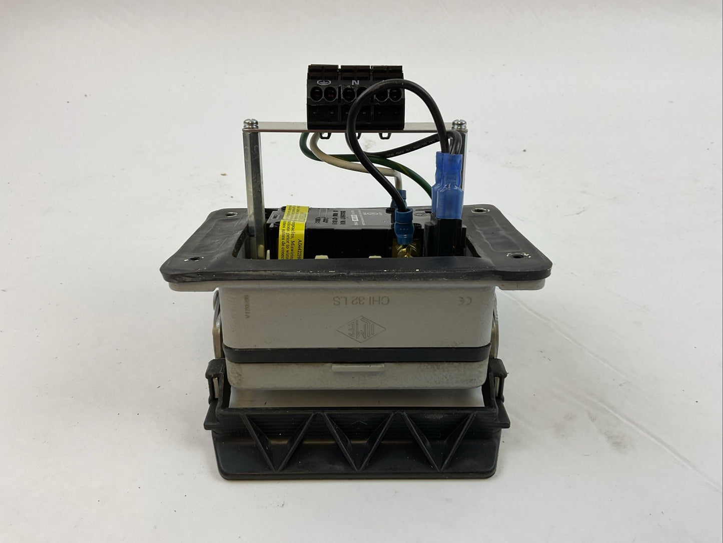 MENCOM GF-DB9M-RJ45-R-32 PANEL INTERFACE CONNECTOR