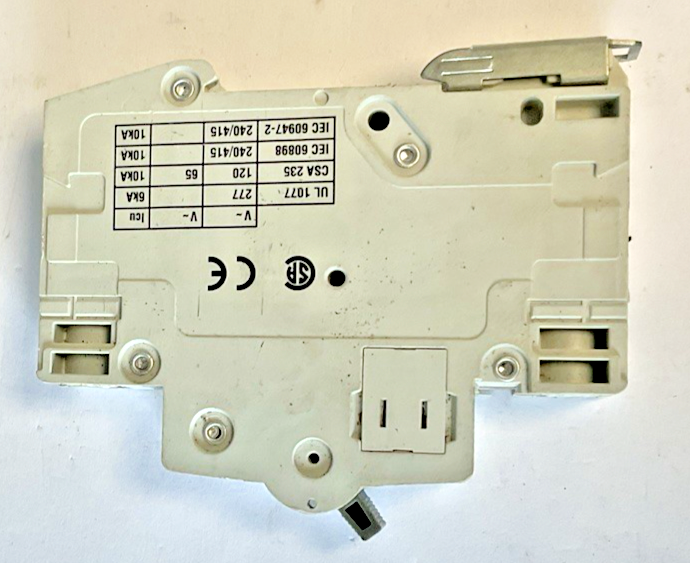 CUTLER HAMMER WMS1D06 CIRCUIT BREAKER 240VAC D5 ***LOTOF3***