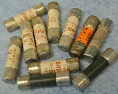 LOT of 12 ASSORTED MIDGET FUSES / 5A to 30A (SEE LIST BELOW) / NEW SURPLUS