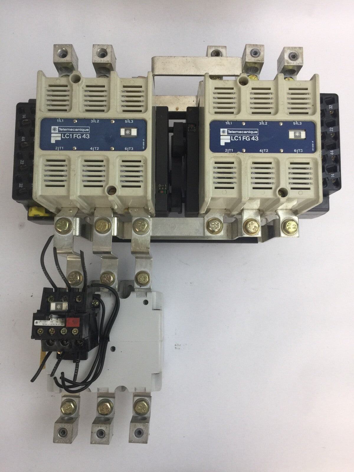 TELEMECANIQUE LC1FG43 REVERSING STARTER  COIL 115-120V LR F200