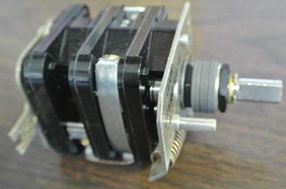 ALLEN-BRADLEY 887275 ROTARY PILOT SWITCH - SPECIAL - BULLETIN 806 - NEW SURPLUS