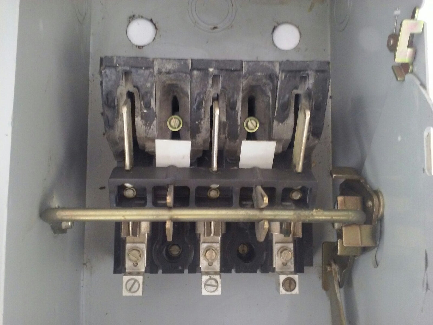 WESTINGHOUSE HUN323 NON FUSIBLE SAFETY SWITCH 100A 240V 3PH 30HP TYPE 1 INDOOR