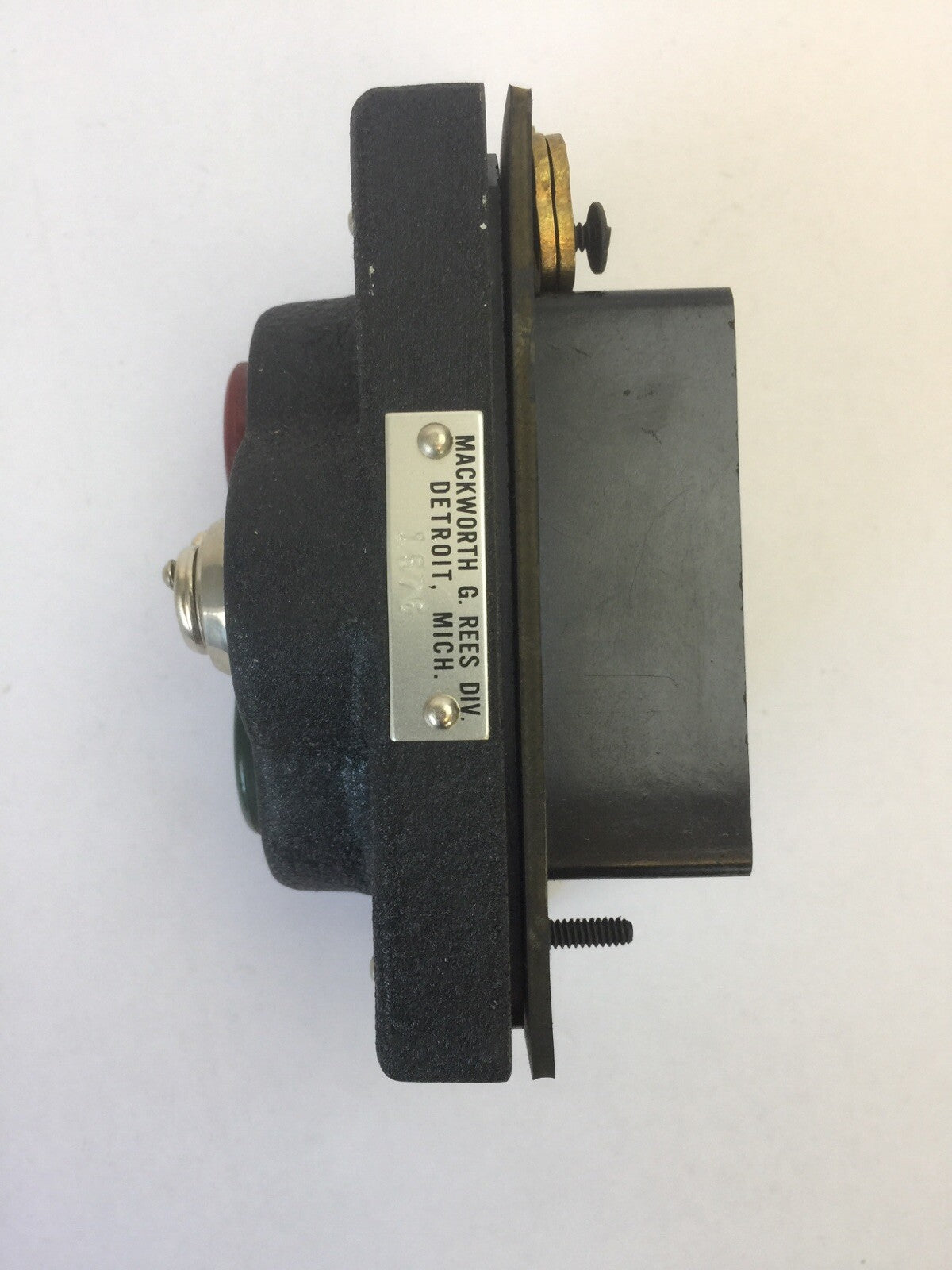 REES 1576 PUSHBUTTON SWITCH RED GREEN START STOP