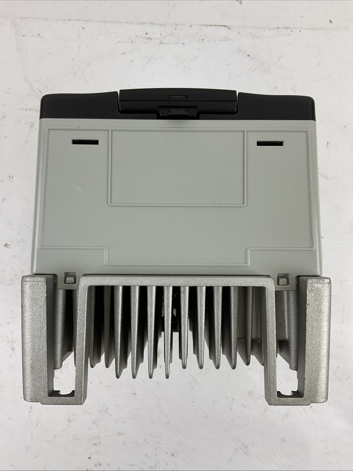 ALLEN BRADLEY 20AD8P0A3AYNNNC0 AC DRIVE POWER FLEX 70 SER A FW 5.001