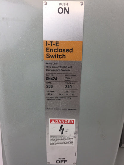 ITE SN424 HEAVY DUTY VACU-BREAK SWITCH WITH CLAMPMATIC CONTACTS 200 AMPS 240 VAC
