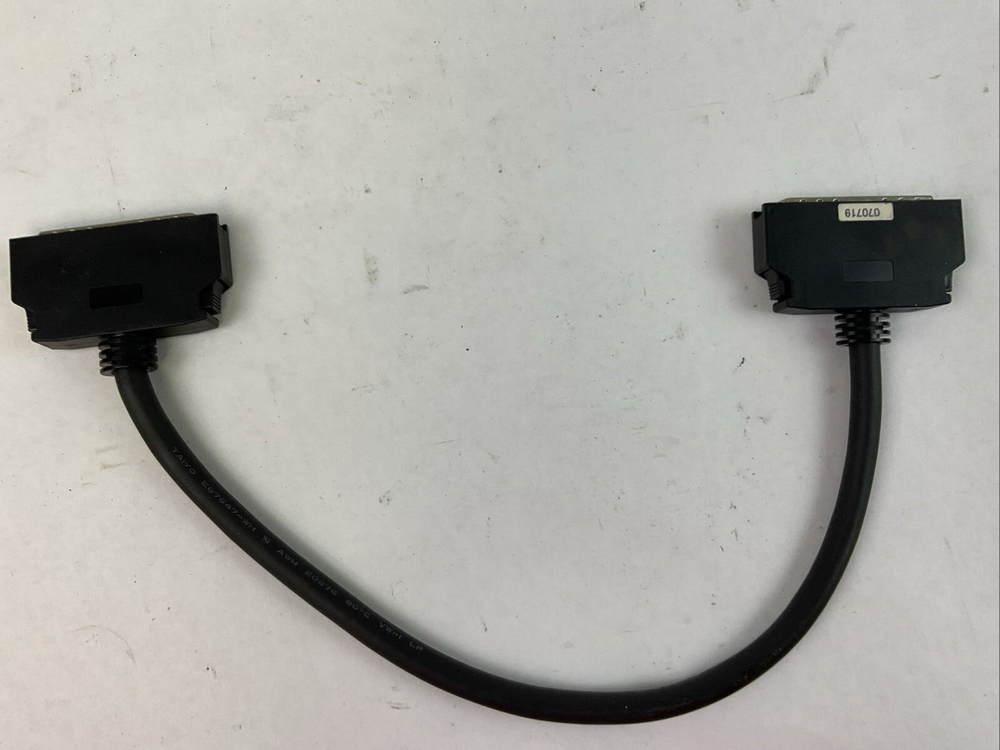 OMRON CS1W-CN313 CABLE