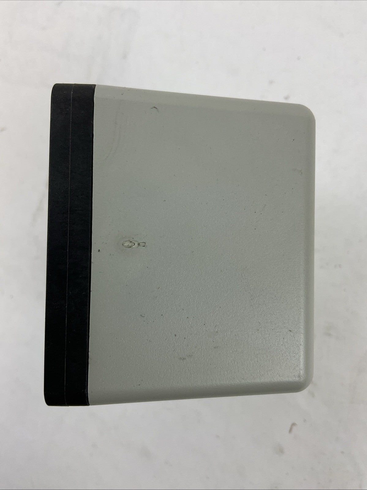 ALLEN BRADLEY 1492-REC15 SER A 15A 125V 50/60HZ DUPLEX RECEPTACLE DIN MOUNT