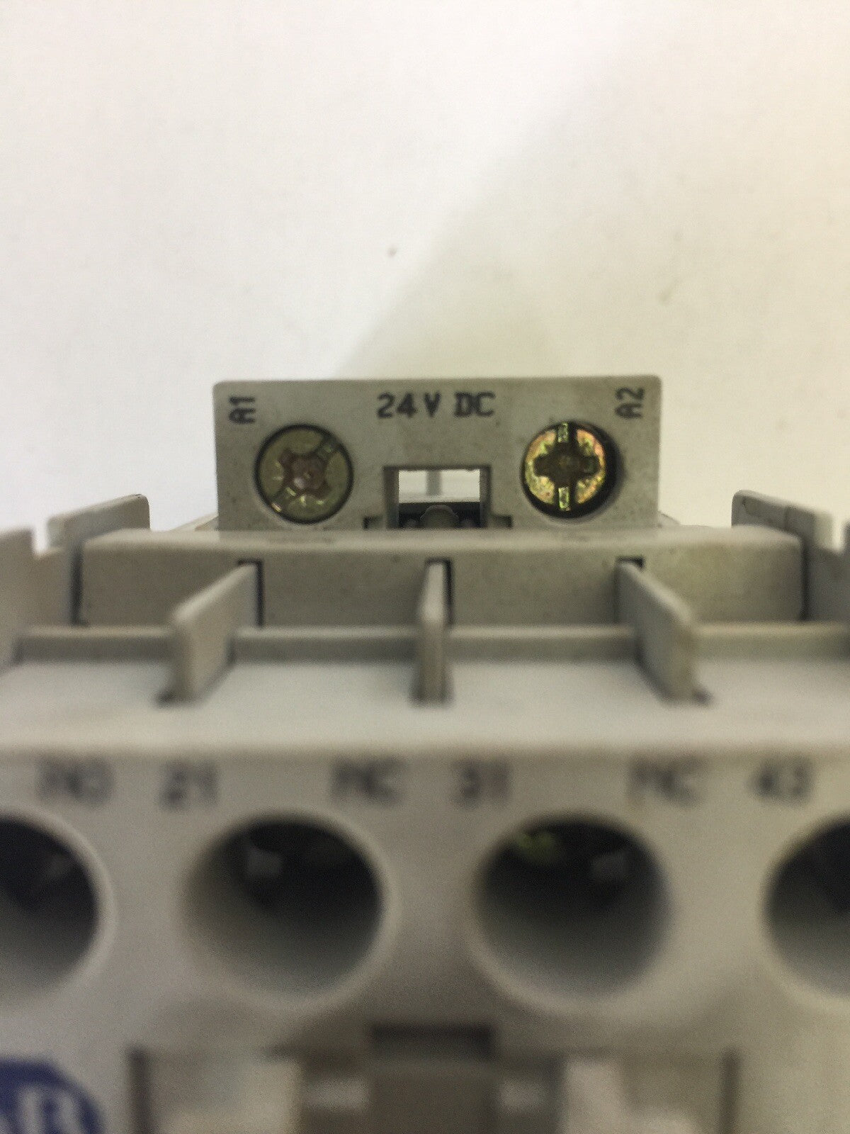 ALLEN BRADLEY 700-CF220Z*CONTACTOR SER A 600VAC 25A COIL 24VDC