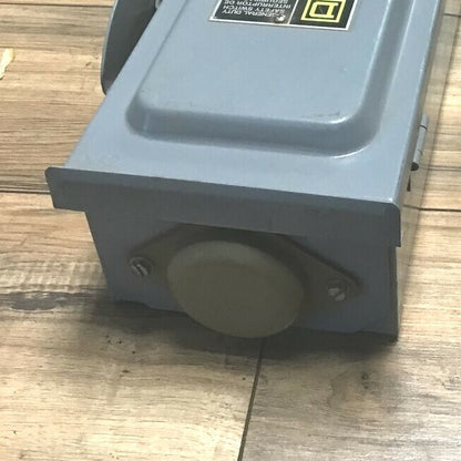 SQUARE D D222NRB SAFETY SWITCH  240VAC 60AMP SER.F01 TYPE3R (NO NEUTRAL)