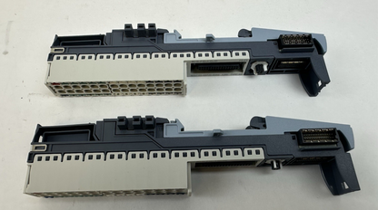 SIEMENS 6ES7193-6BP20-0DA0 SIMATIC ET 200SP BASE UNIT BU15-P16+A10+2D LOT OF 2