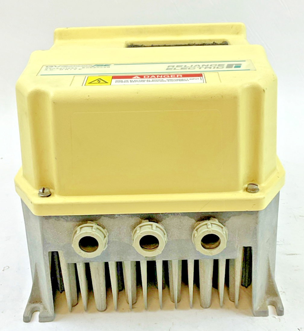 RELIANCE ELECTRIC GV333/SE 2V4460 AC DRIVE 460VAC 2HP 3PH 1.5KW V6.04
