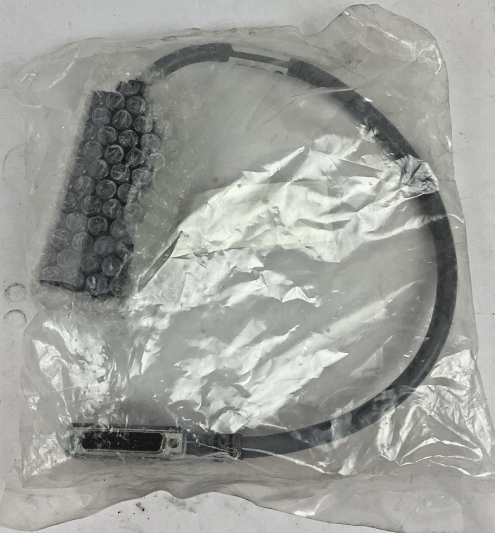 ALLEN BRADLEY 1492-CONCAB005X CONVERSION CABLE SER.A 0.5M
