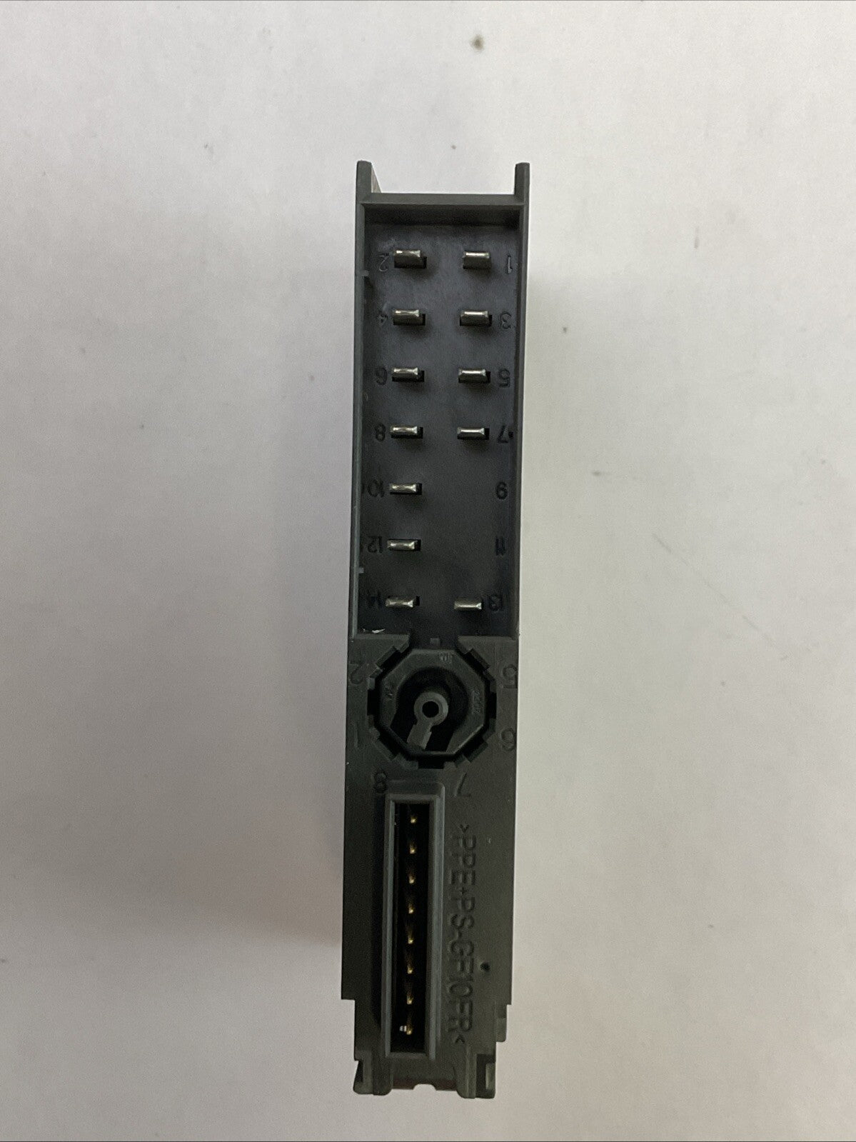 SIEMENS 1P 6ES7 132-4BD32-0AA0 4 DIGITAL OUTPUT MODULE 24VDC 2A