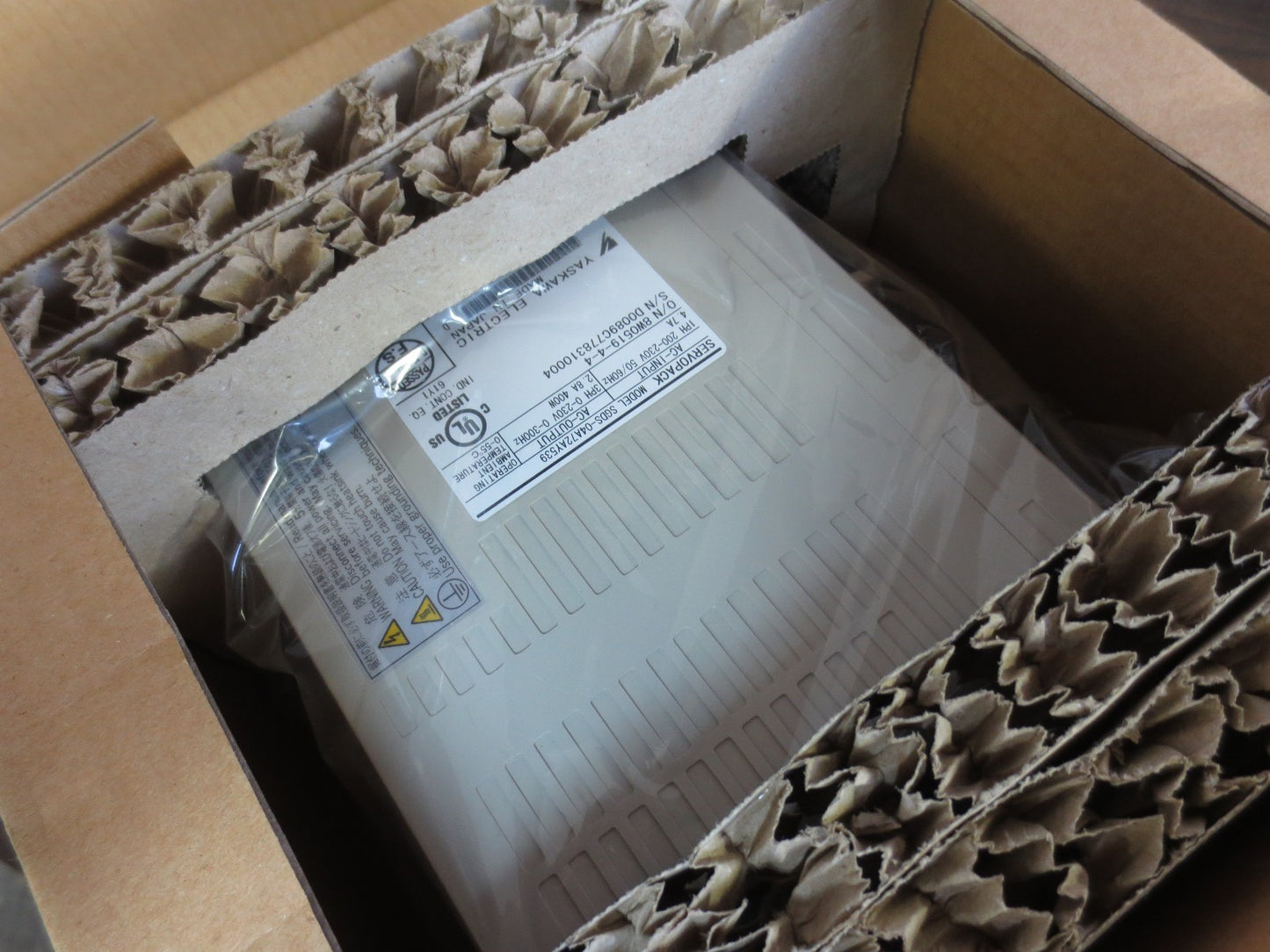 YASKAWA SGDS-04A72AY539 AC SERVOPACK OUTPUT: 0-23VAC, 0-300Hz 2.8A