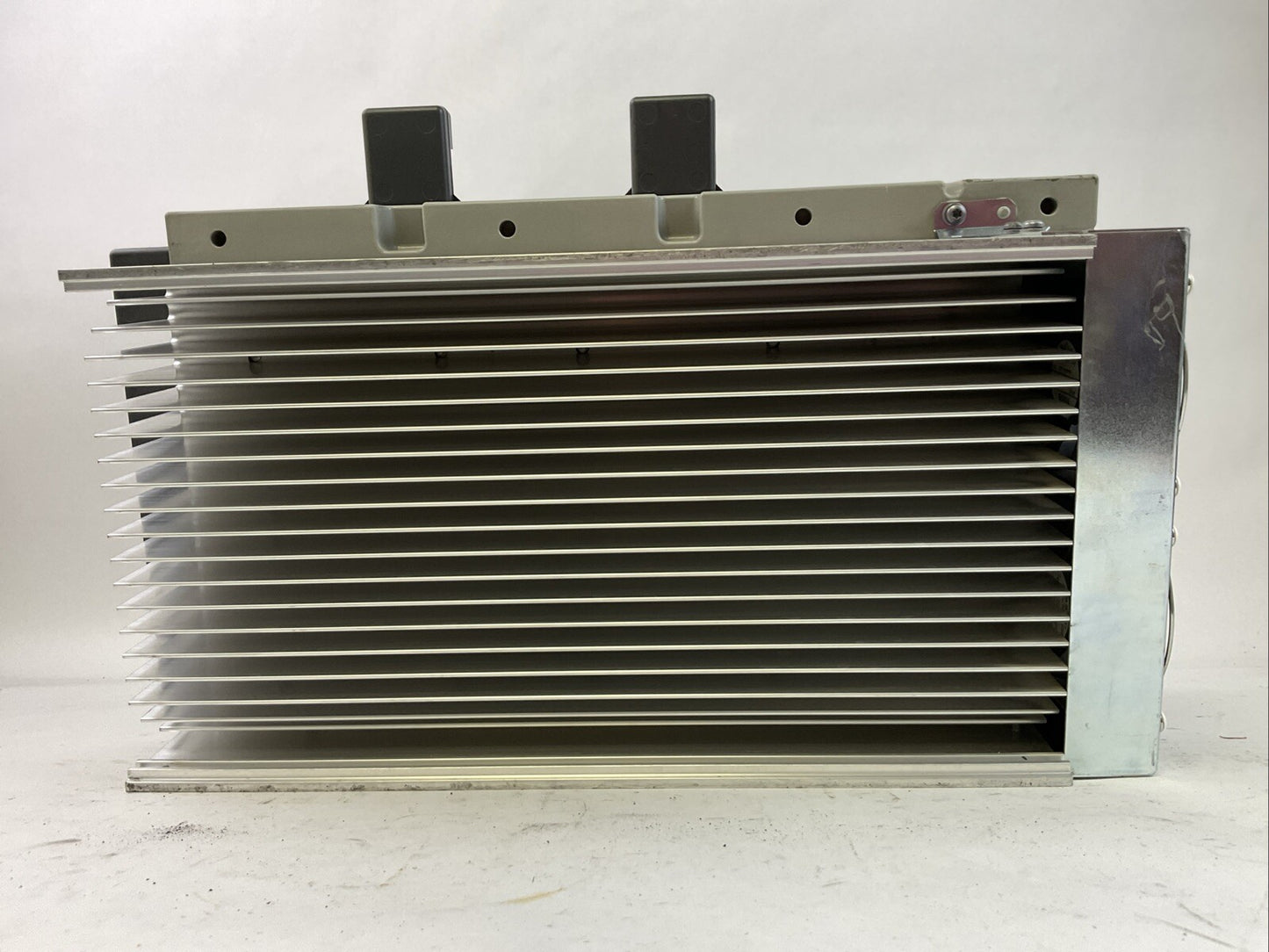 EMERSON MP210A4R SERVO DRIVE 75kW 125HP ARM OUTPUT 0-550VDC 210A LINE