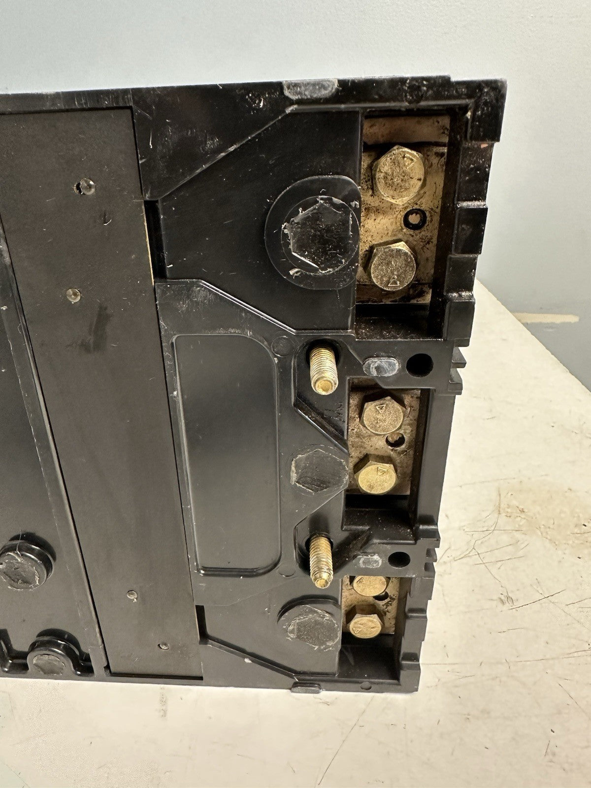 SQUARE D MAL36700 SERIES 2 700 AMP 3P 600 VAC MOLDED CASE CIRCUIT BREAKER