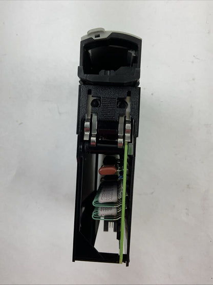 ALLEN BRADLEY 1756-IA16 SER A FW 3.004 CONTROLLOGIX 16PT D/I 120VAC MODULE