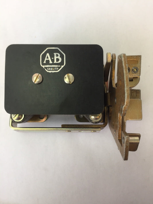 ALLEN BRADLEY X-66704 DISCONNECT SWITCH SIZE 1