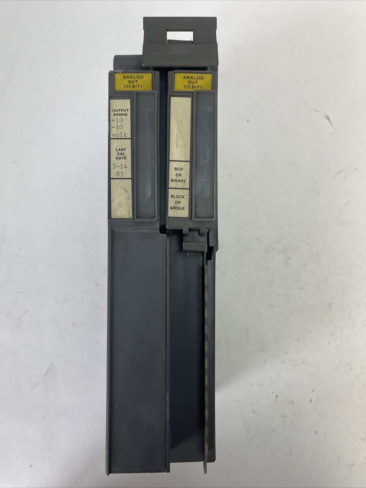 ALLEN BRADLEY 1771-OFC ANALOG OUTPUT MODULE (12 BIT) SERIES B FIRMWARE REV. A