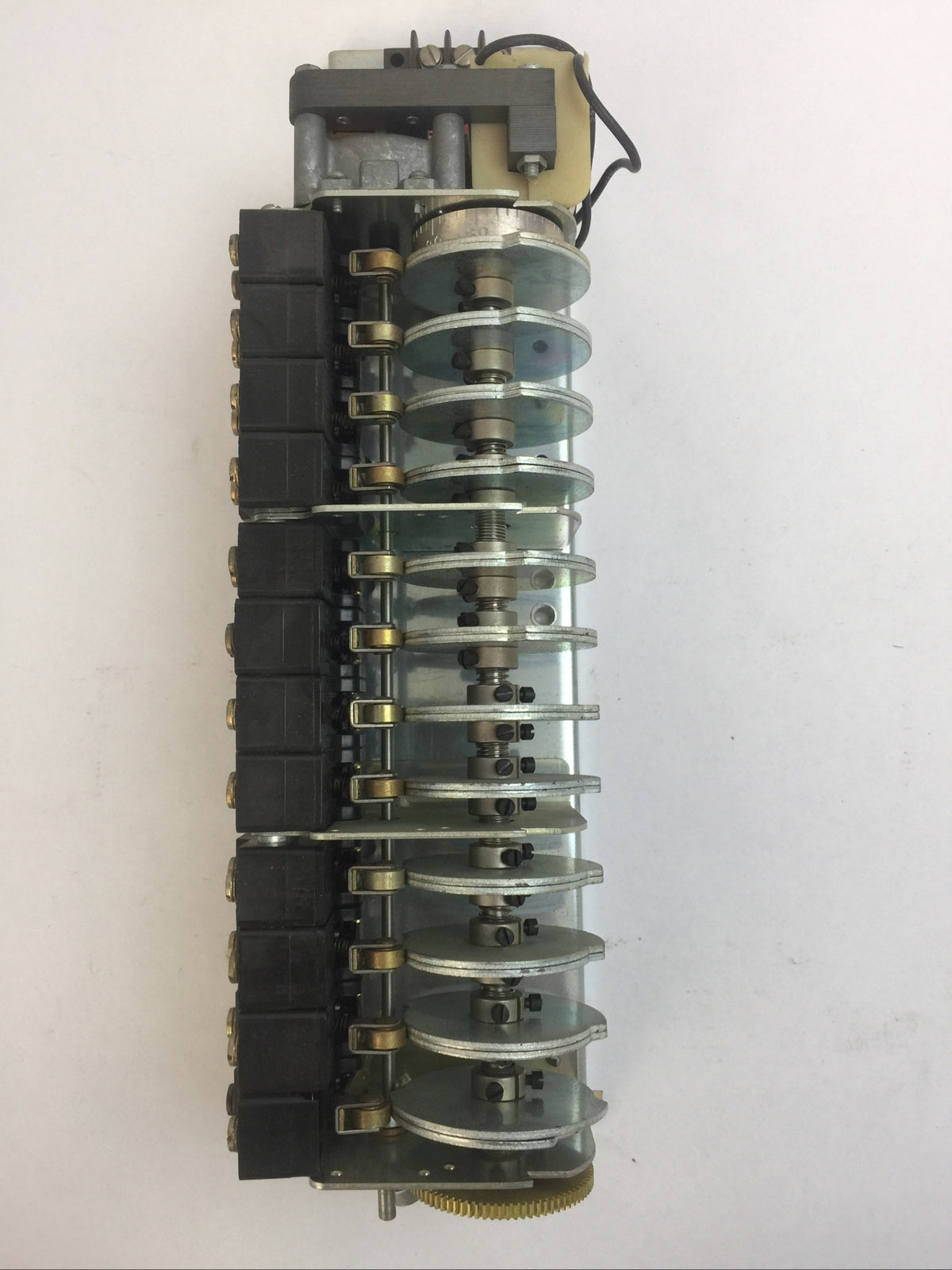 EAGLE SIGNAL MP12A604 REPEAT CYCLE TIMER MULTIPULSE MP SERIES COIL 120V 60HZ