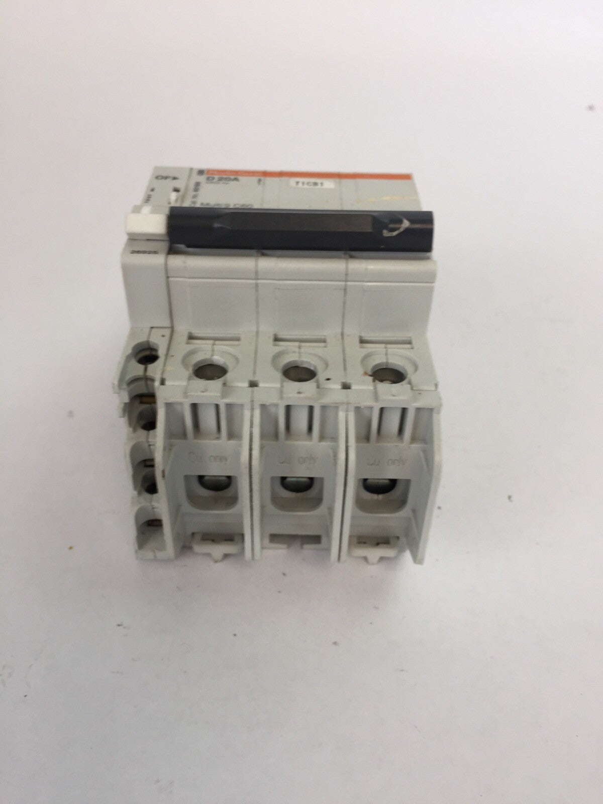 MERLIN GERIN 60196 CIRCUIT BREAKER 240VAC 20A