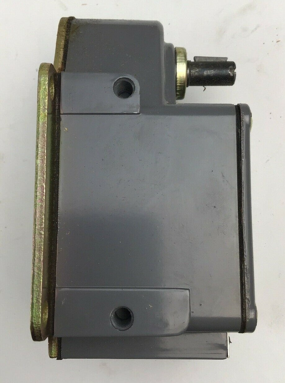 SQUARE D 9007 TSC1 MACHINE TOOL LIMIT SWITCH 600V MAX  NEMA TYPE2&5 ENCLOSURE