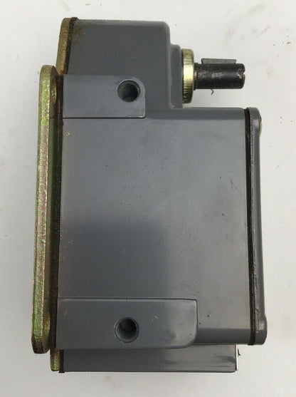 SQUARE D 9007 TSC1 MACHINE TOOL LIMIT SWITCH 600V MAX  NEMA TYPE2&5 ENCLOSURE