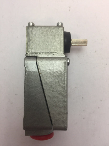 TELEMECANIQUE C3BJK05 LIMIT SWITCH 600VAC 10A 2-STEP R.B. DENSON LOX-SWITCH