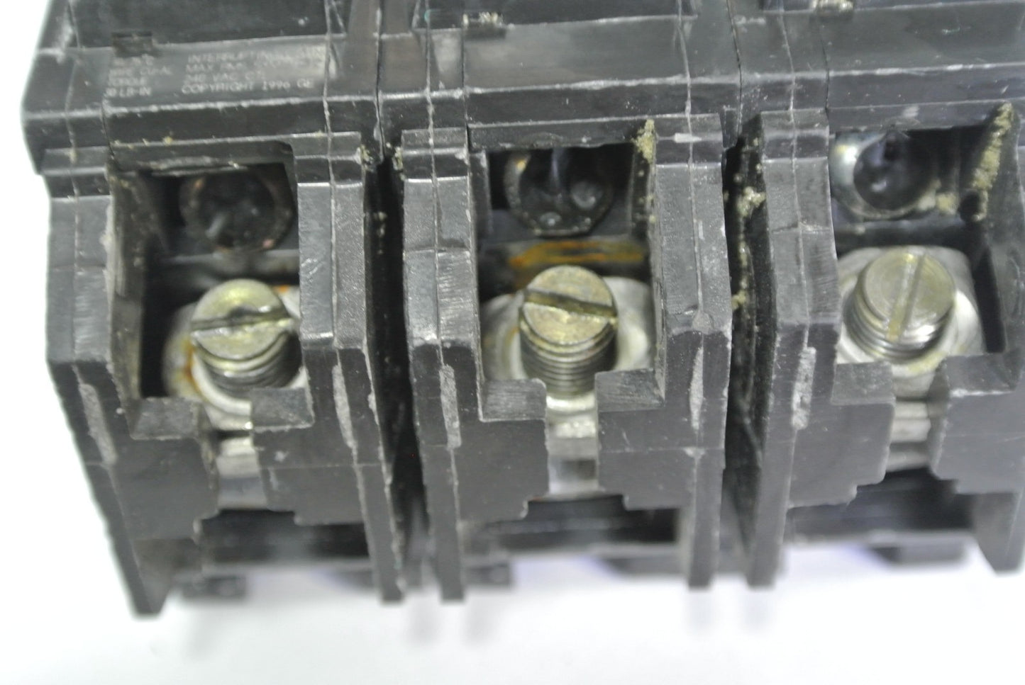 GGENERAL ELECTRIC CIRCUIT BREAKER - 3-POLE w/ COMMON TRIP - 20A - BOLT-ON