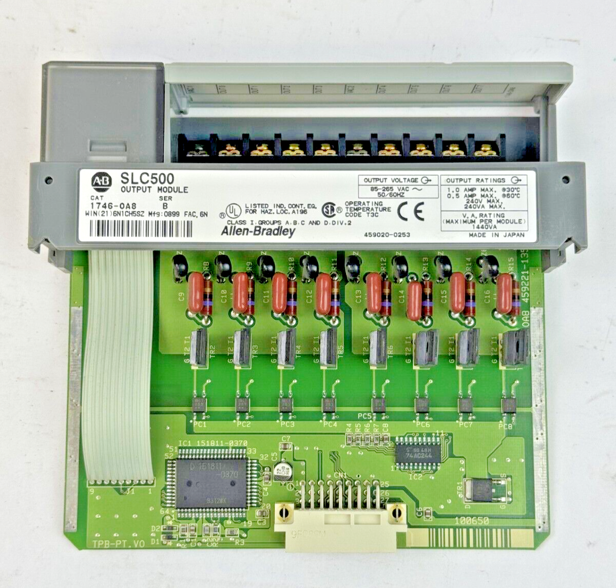 ALLEN-BRADLEY - 1746-OA8 SER. B - SLC OUTPUT MODULE - 1746-0A8