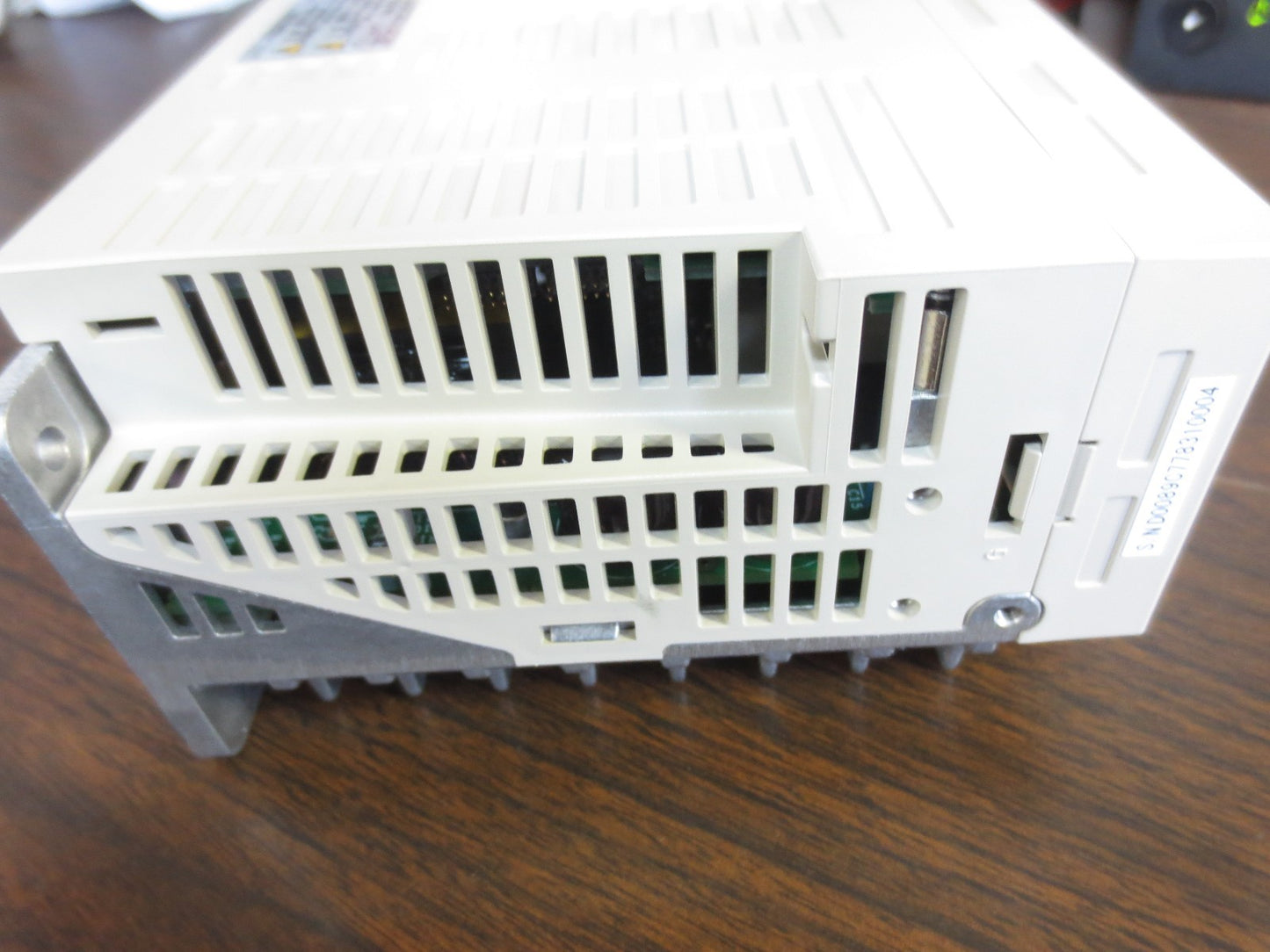 YASKAWA SGDS-04A72AY539 AC SERVOPACK OUTPUT: 0-23VAC, 0-300Hz 2.8A