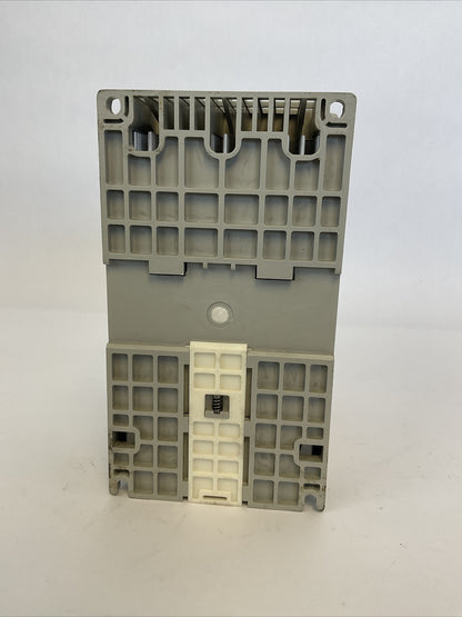 ALLEN BRADLEY 22D-D2P3N104 SER A FRN 2.01 AC DRIVE OUTPUT 0-460VAC