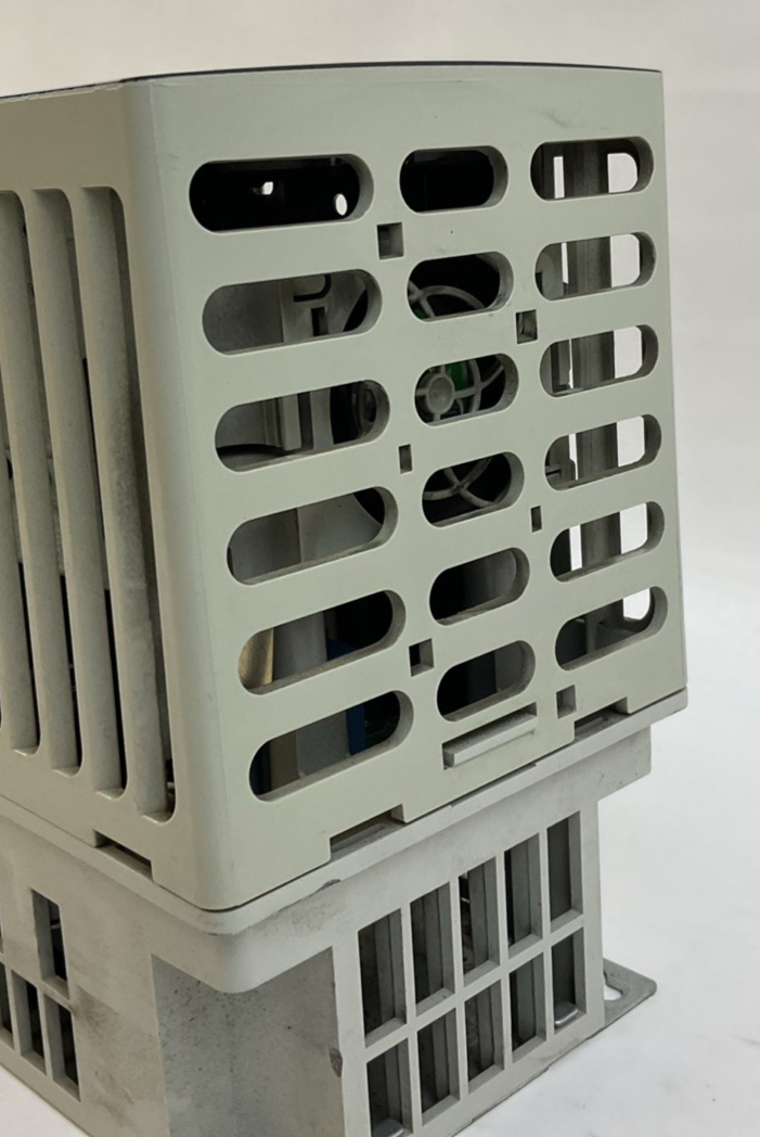 ALLEN BRADLEY 20G11ND8P0AA0NNNNN SER.A AC SERVO DRIVE 5HP 63HZ 3PH
