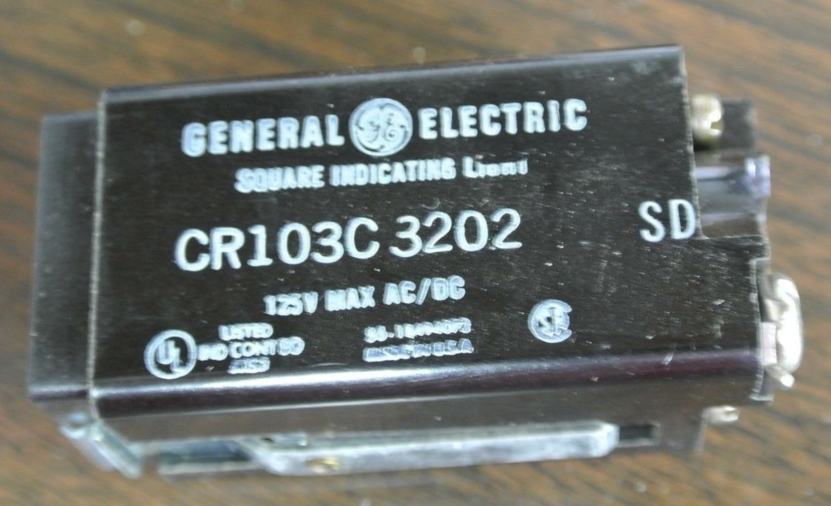 GE CR103C3202 - SQUARE INDICATING LIGHT - RED LENS - 125V AC/DC - NEW SURPLUS