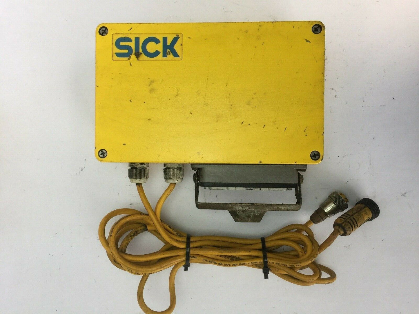 SICK LCU-V343 SENSOR SAFETY CONTROL 6011743 115/230VAC+10/-15% 70VA TYPE 4