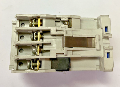 CUTLER HAMMER CE15ANS3 SER.B1 CONTACTOR 7A 600V