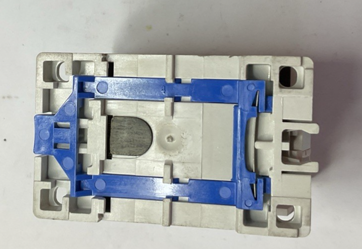 EATON CE15CNS3AB CONTACTOR SER.B1 12A 50/60HZ 10HP@575V SIZE C