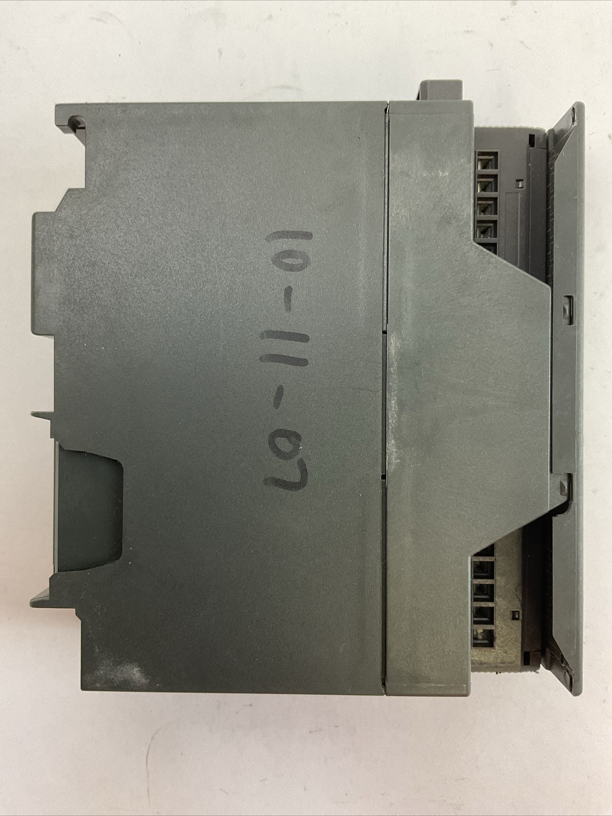 SIEMENS 1P 6ES7 322-1HH01-0AA0A SIMATIC S7 DIGITAL OUTPUT MODULE