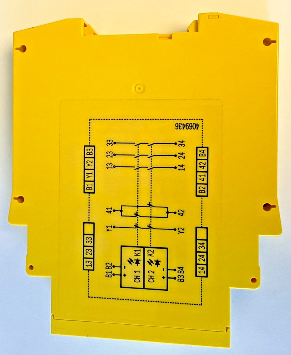 SICK UE10-30S2D0 SAFETY EXTENSION RELAY 24VDC 1.2W