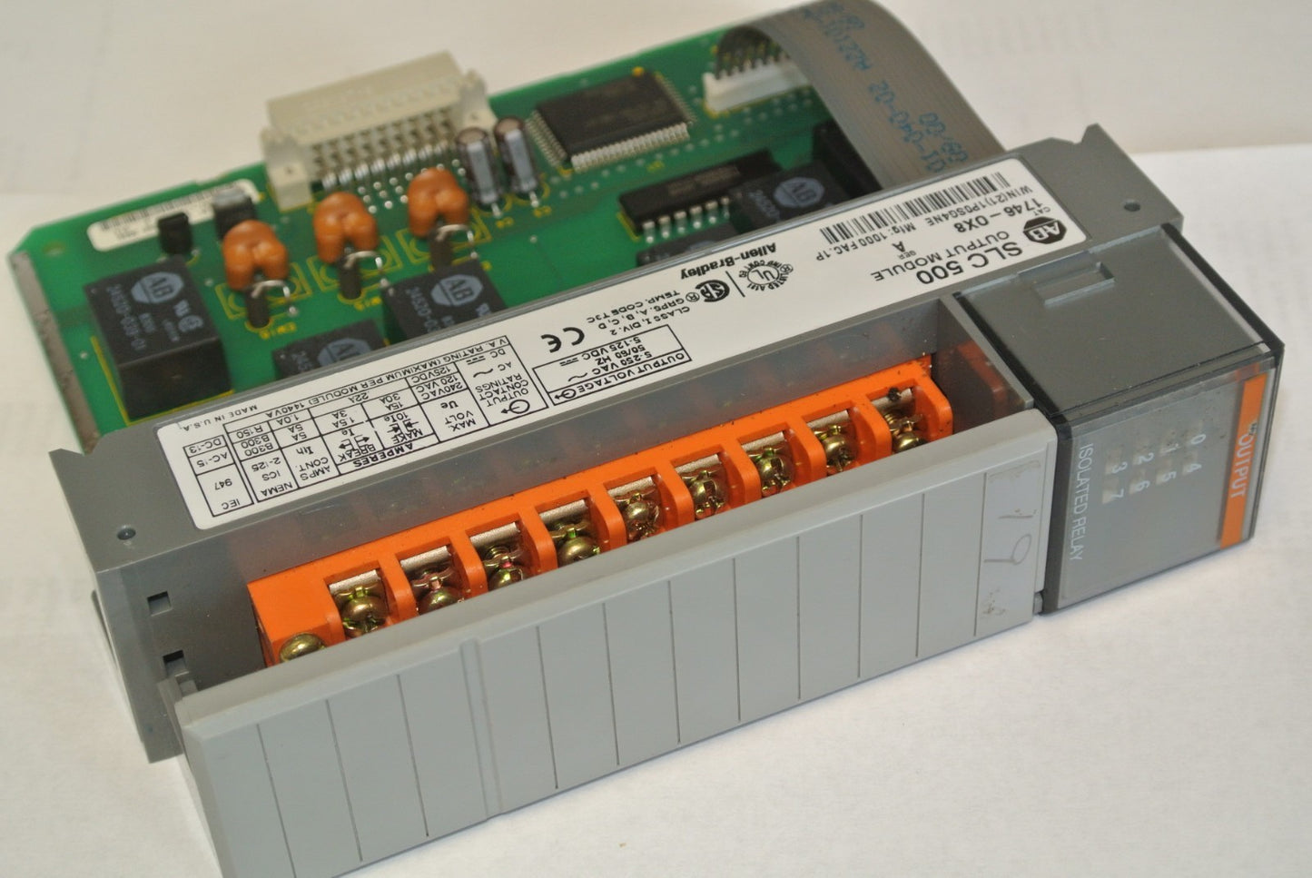 ALLEN-BRADLEY 1746-OX8 Ser. A- SLC500 OUTPUT MODULE - 5-250VAC, 5-125VDC
