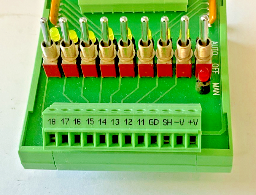 PHOENIX CONTACT UMK-SE 11.25-1 SWITCH MODULE 9 TOGGLE REV. A