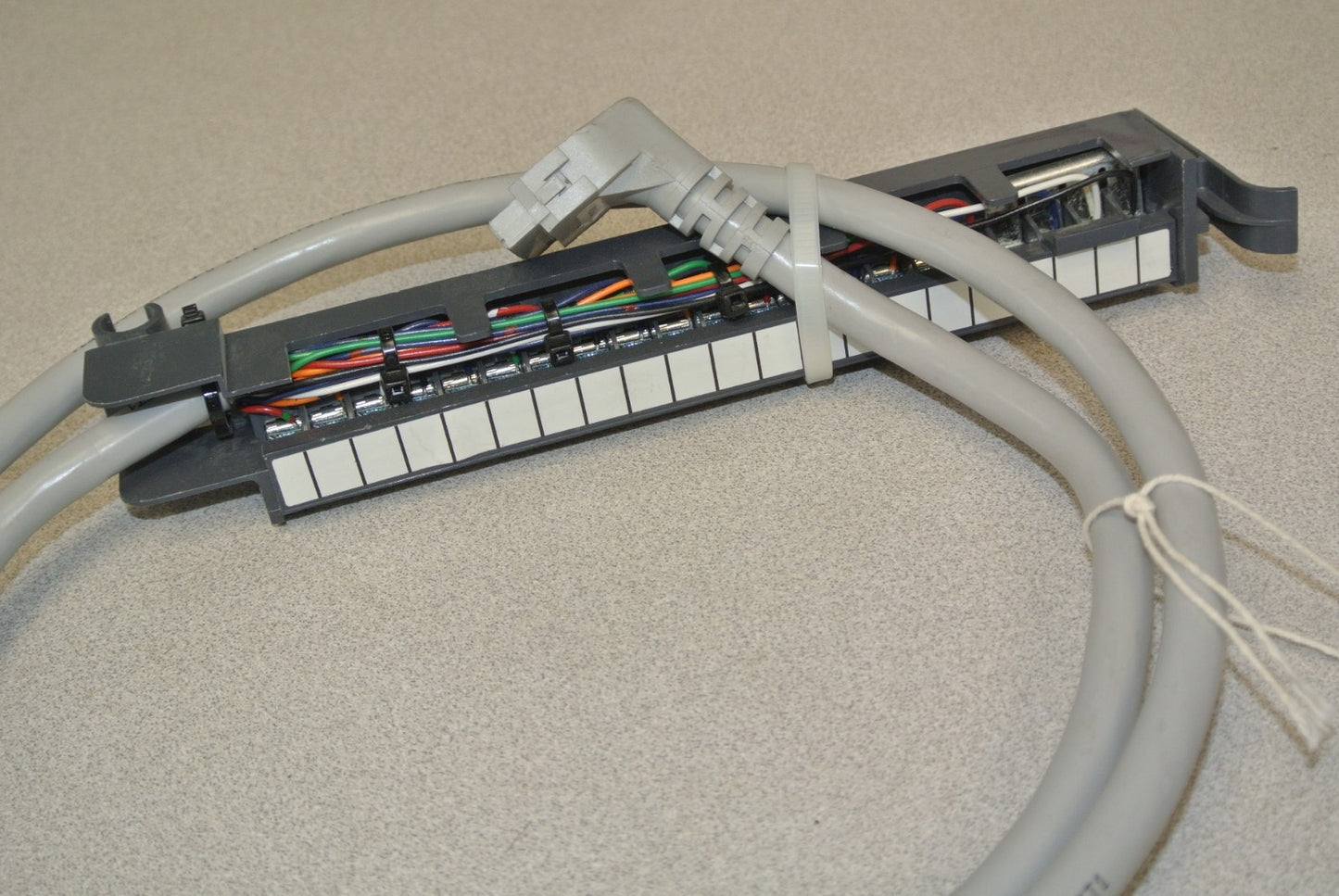 ALLEN-BRADLEY1492-CABLE010F / PRE-WIRED CABLE for 1771 DIGITAL I/O / 1m LONG