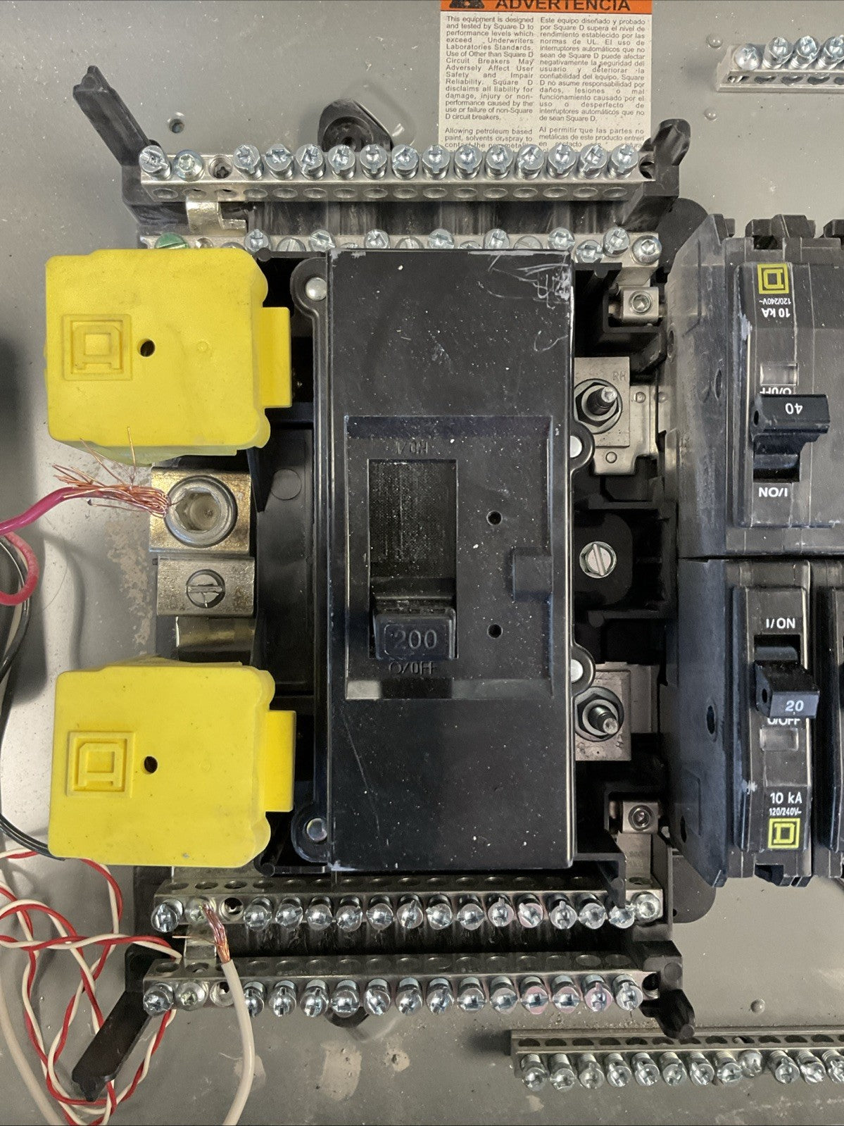 SQUARE D QOC42US BREAKER PANELBOARD TYPE 1 SER S01 200AMP MAIN BREAKER