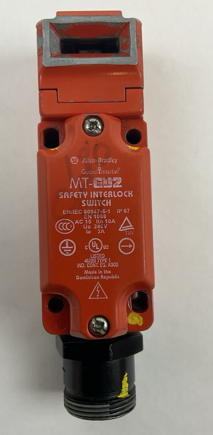 ALLEN-BRADLEY 240V GUARDMASTER SAFETY INTERLOCK SWITCH MT-GD2 / IEC 60947-5-1