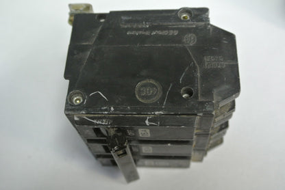 GENERAL ELECTRIC CIRCUIT BREAKER - 3-POLE, COMMON TRIP - 15A - BOLT-ON, LOT of 2